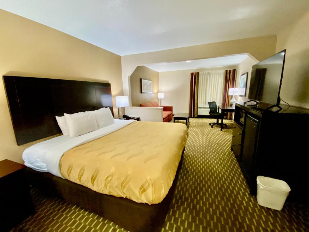 Quality Inn & Suites Pine Bluff Exteriér fotografie