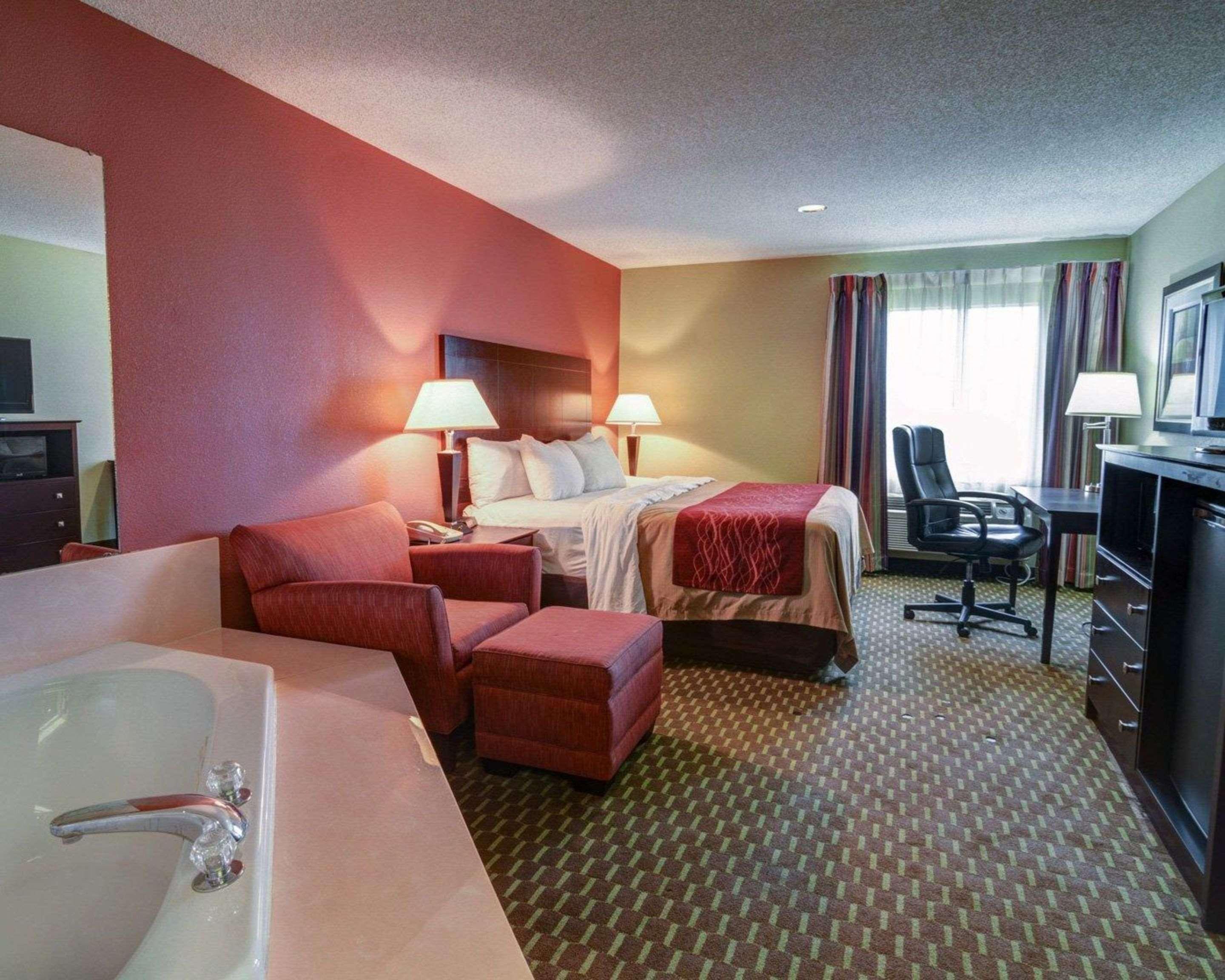 Quality Inn & Suites Pine Bluff Exteriér fotografie